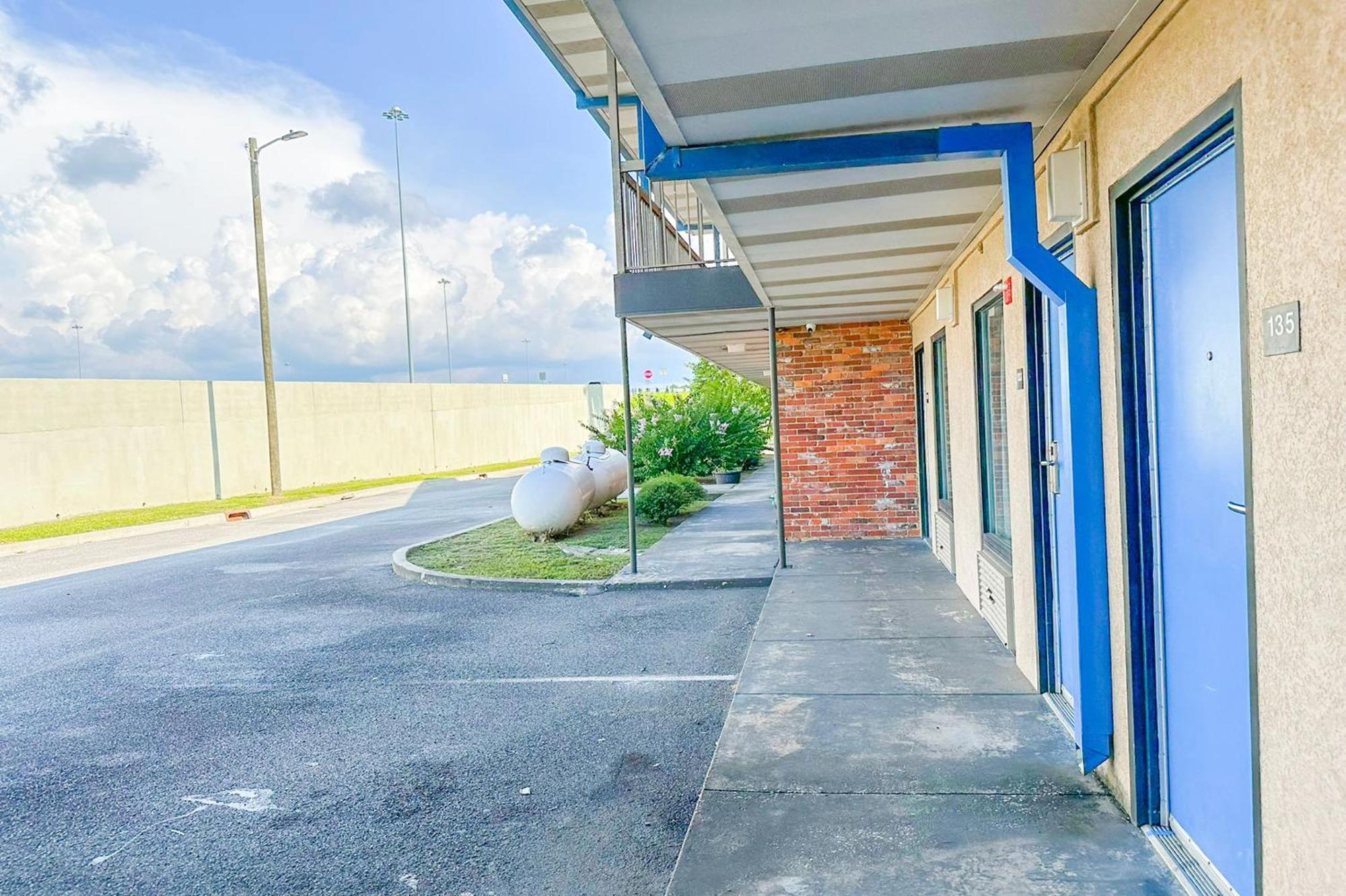 Hahira Inn By Oyo Near Valdosta Exterior photo