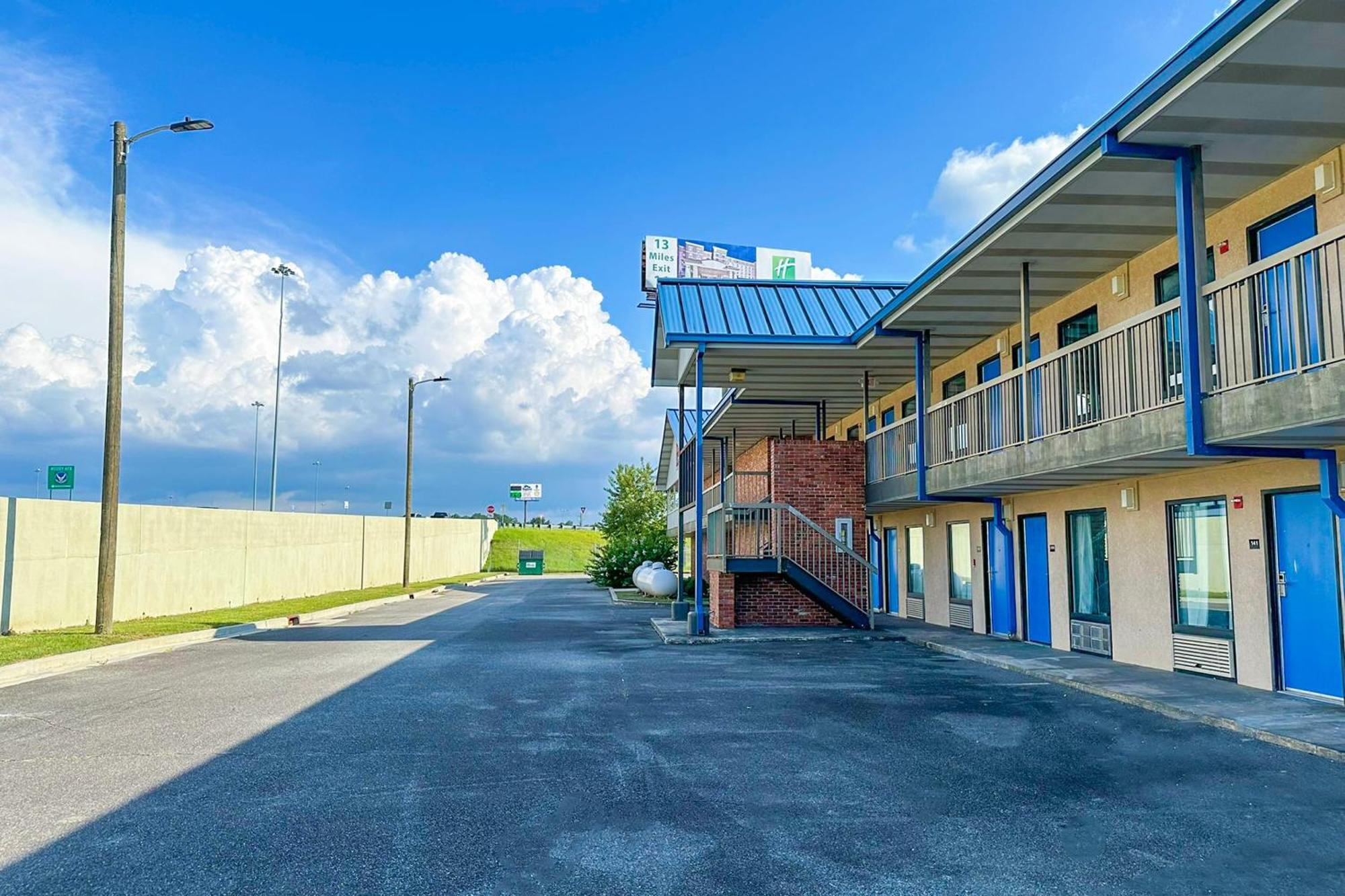 Hahira Inn By Oyo Near Valdosta Exterior photo